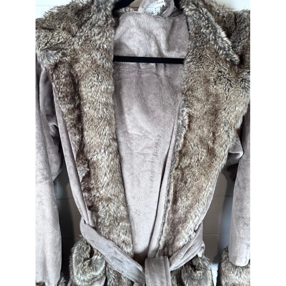 Pottery‎ Barn Hooded Faux Fur Trim Plush Robe Spa Bath Lounge Small - Picture 3 of 12